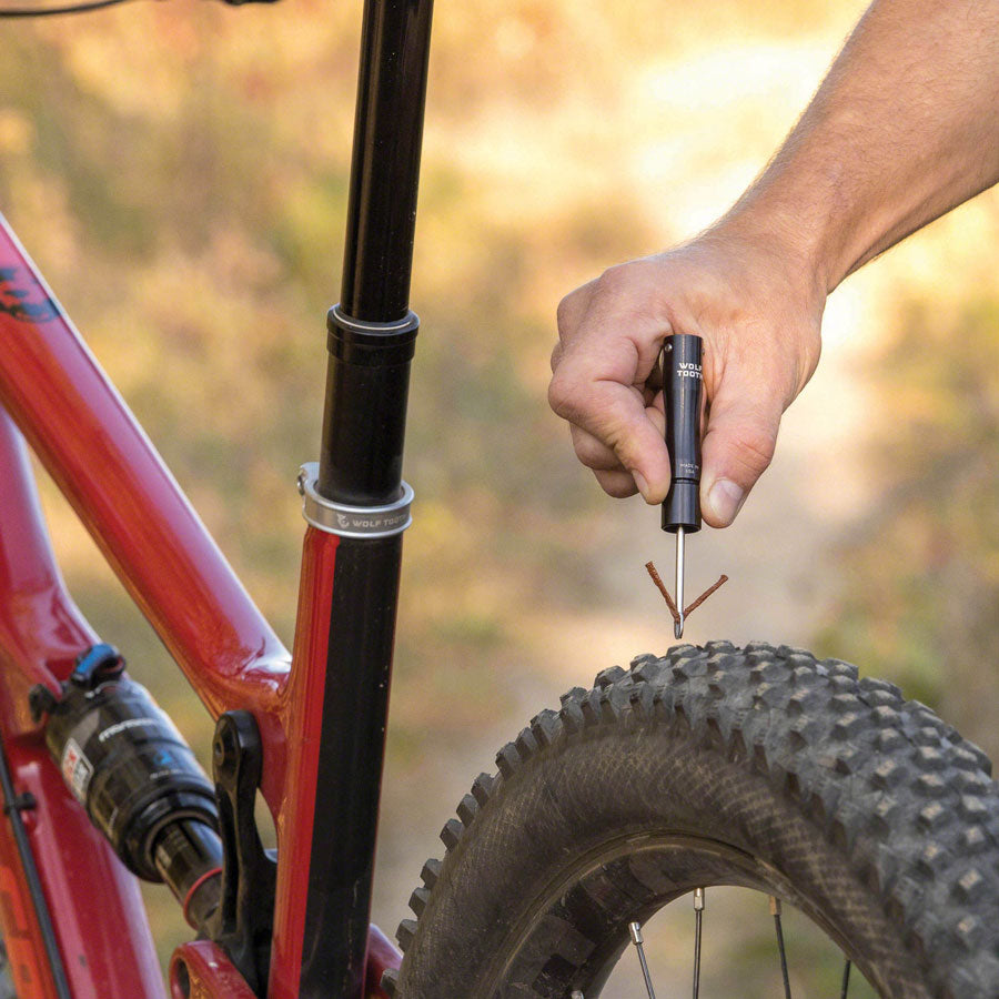 Wolf Tooth ENCASE System Chain and Tire Plug Multi Tool